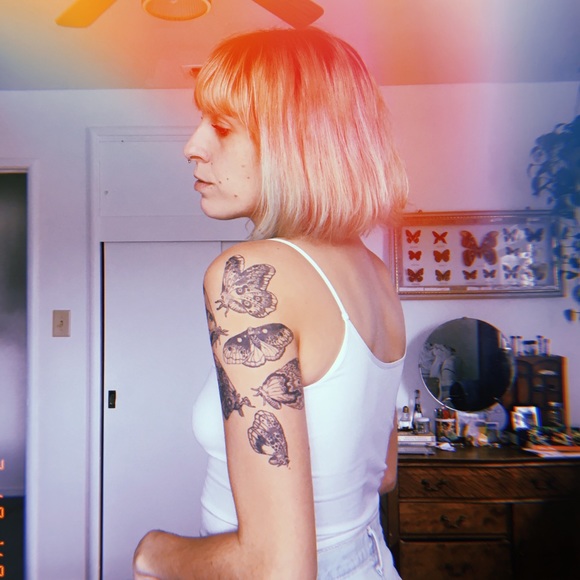 Meet your Posher, Amanda - Picture 2 of 5